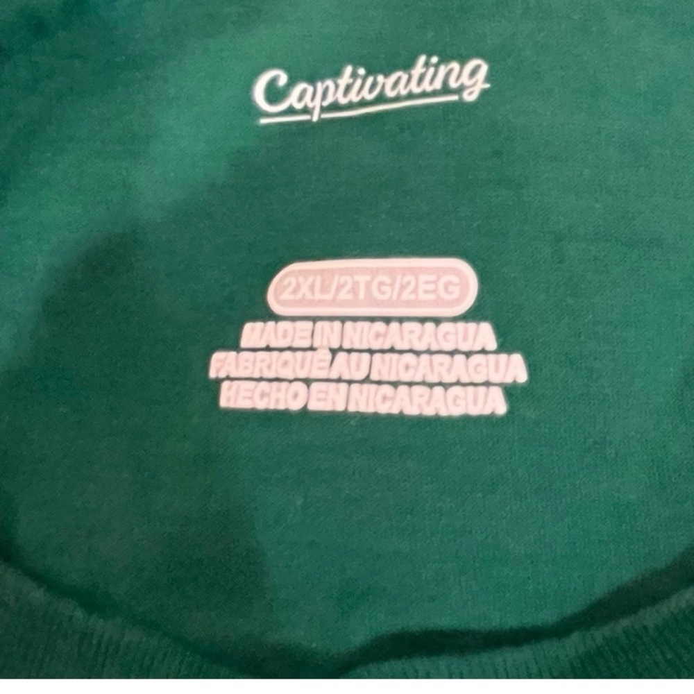 NWOT- Captivating Brand -Notre Dame
Fighting Irish Cotton T-Shirt - Picture 4 of 5